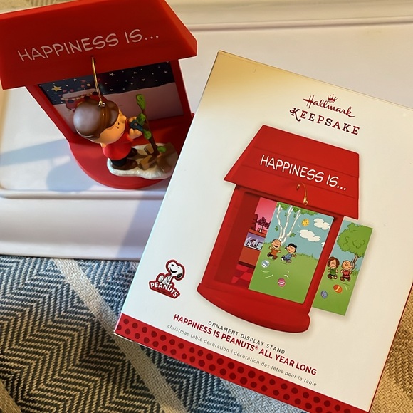 *Peanuts 12 Months of Fun* Collection - Picture 10 of 14